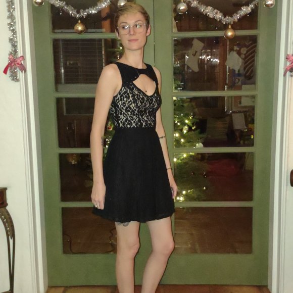Material girl black lace dress - Picture 7 of 7